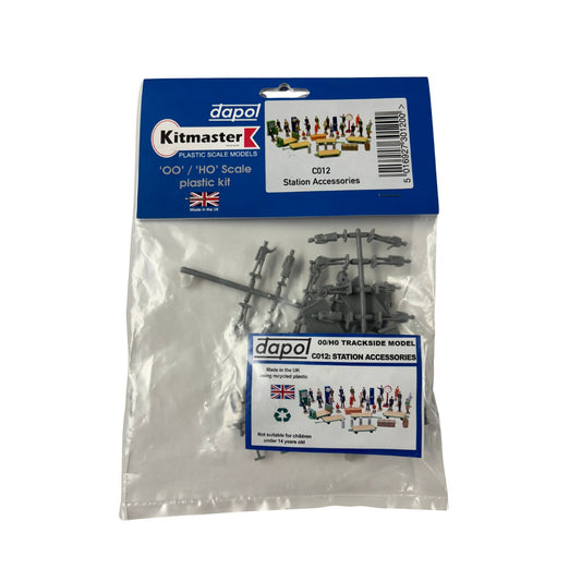 Station Accessories 00 Plastic Scale Model Kit