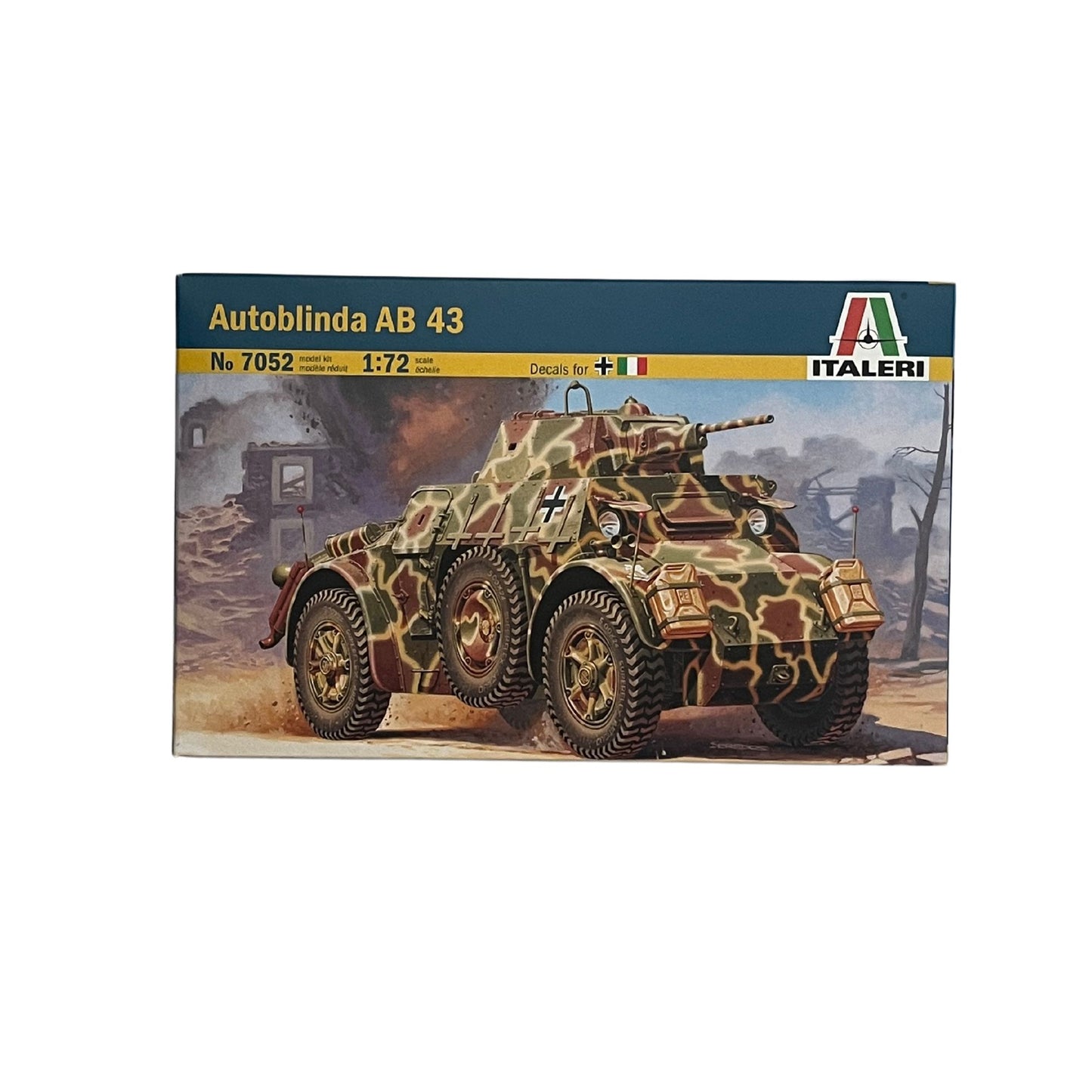 Italeri model kit Autoblinda AB 43 1:72