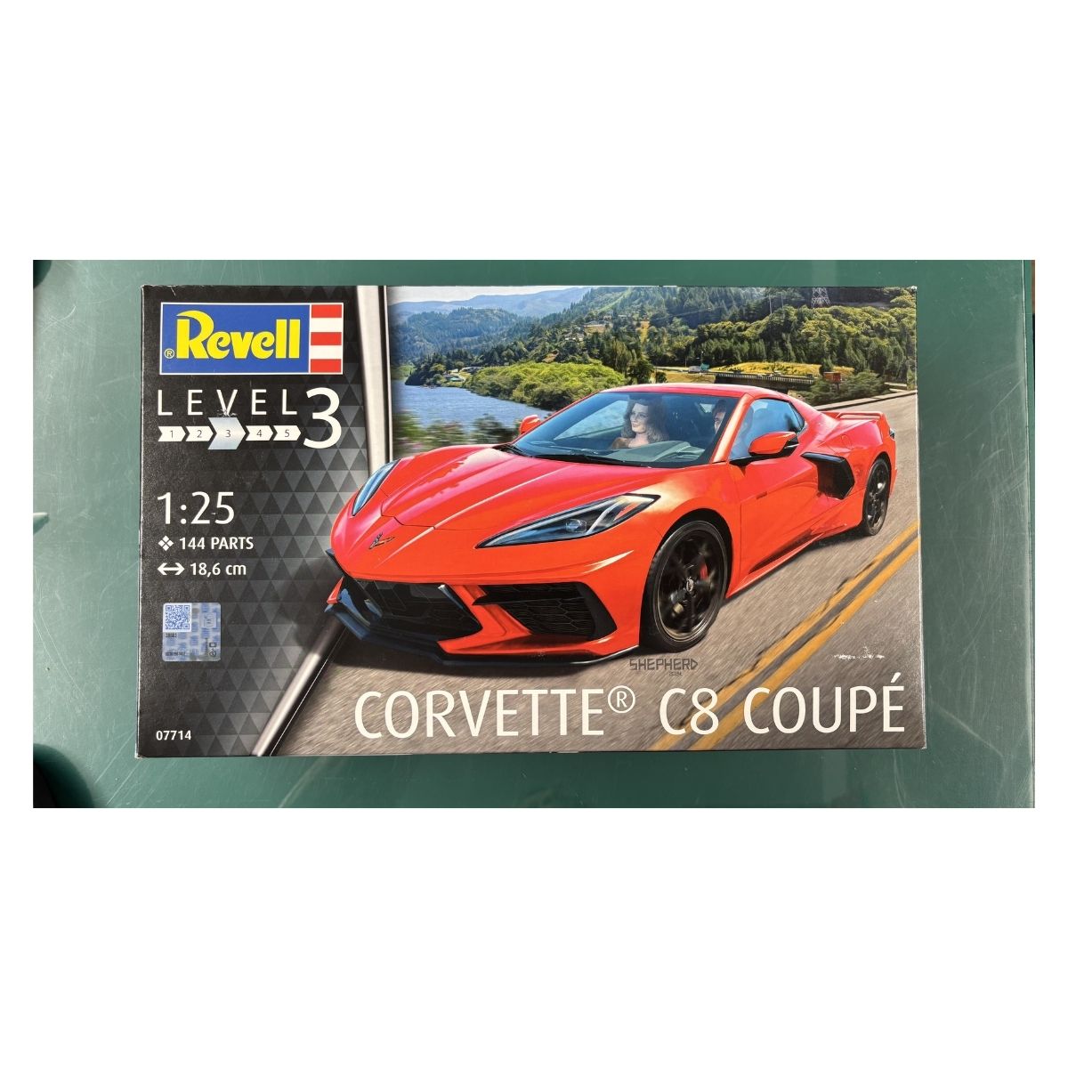 Revell Corvette C8 Coupe 1/24